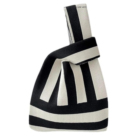 Black and White Mini Wristlet Handbag NWOT - Picture 2 of 6